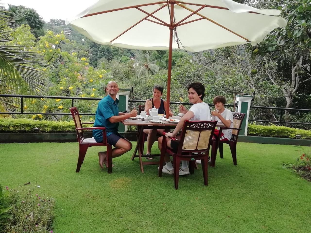 Villa Nuova Kandy Luaran gambar